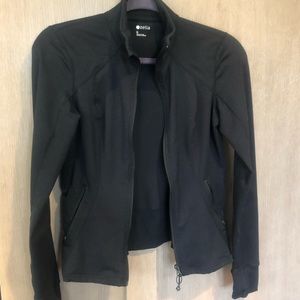 NWOT Women’s Zella athletic jacket, zip up, small, s black